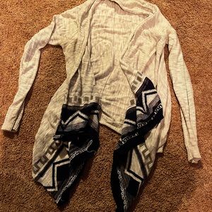 Whiteish/grey with navy blue open sweater top